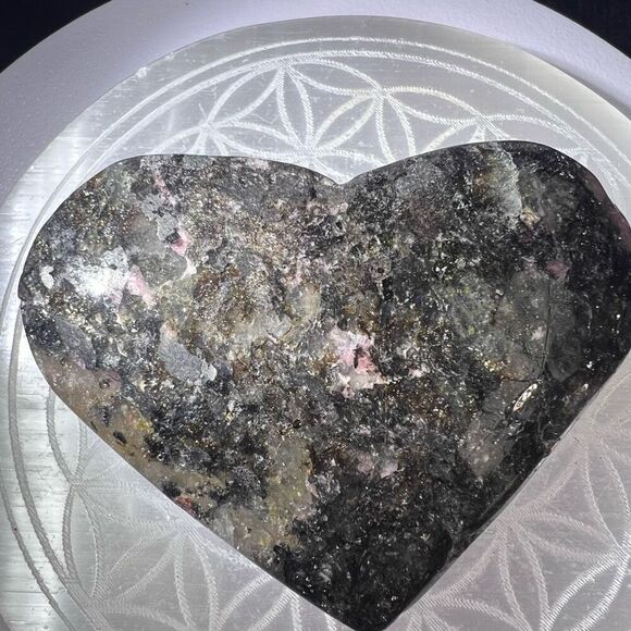 Icy Rhodonite Crystal Heart Carving - Picture 5 of 12
